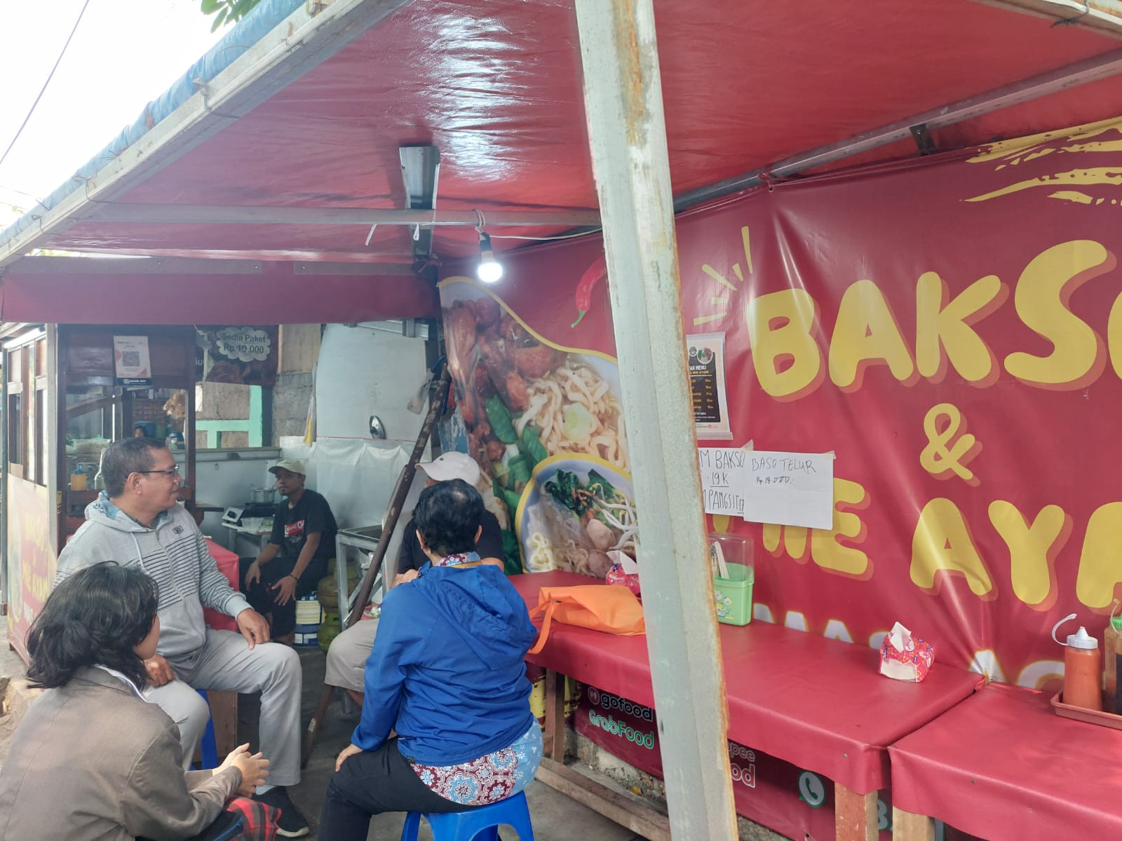 Dari Gerobak ke Booth Bazar: Langkah Pak Agus Memperluas Pasar