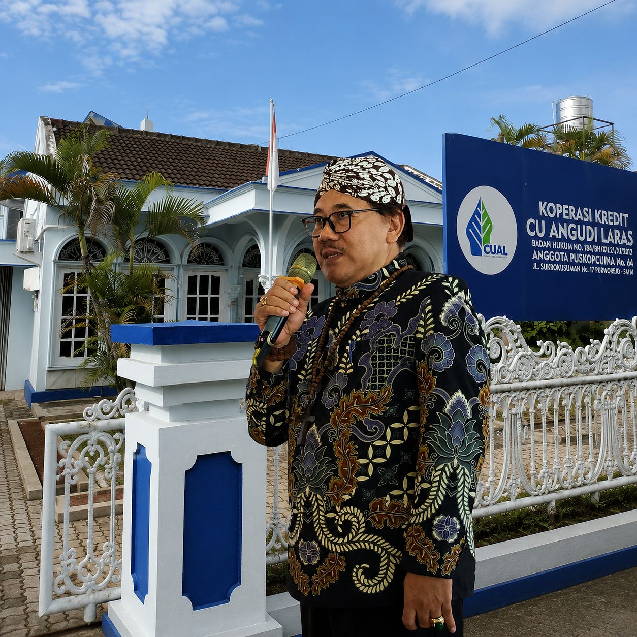 PINJOL, CU - CREDIT UNION, &  PILIHAN  MASA DEPAN:   Bukan Sekadar Mencari Uang,                                           tetapi Membangun Kehidupan