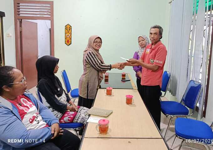 CU-Kridha-Rahardja-Salurkan-Bantuan-Pendidikan-2.jpg
